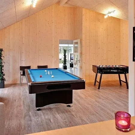 Henne Sleeps 18 Pool Wifi Henne Strand